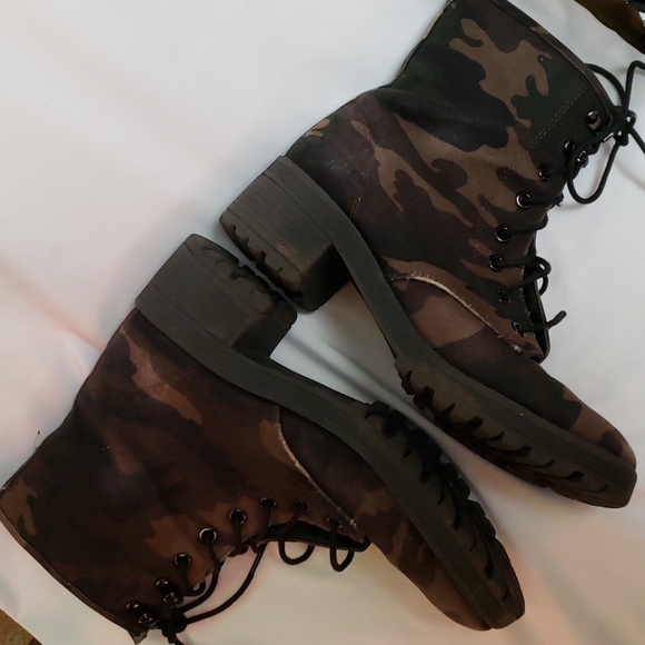 ❤️3/$30 Camouflage combat boots 7.5 - Picture 4 of 13